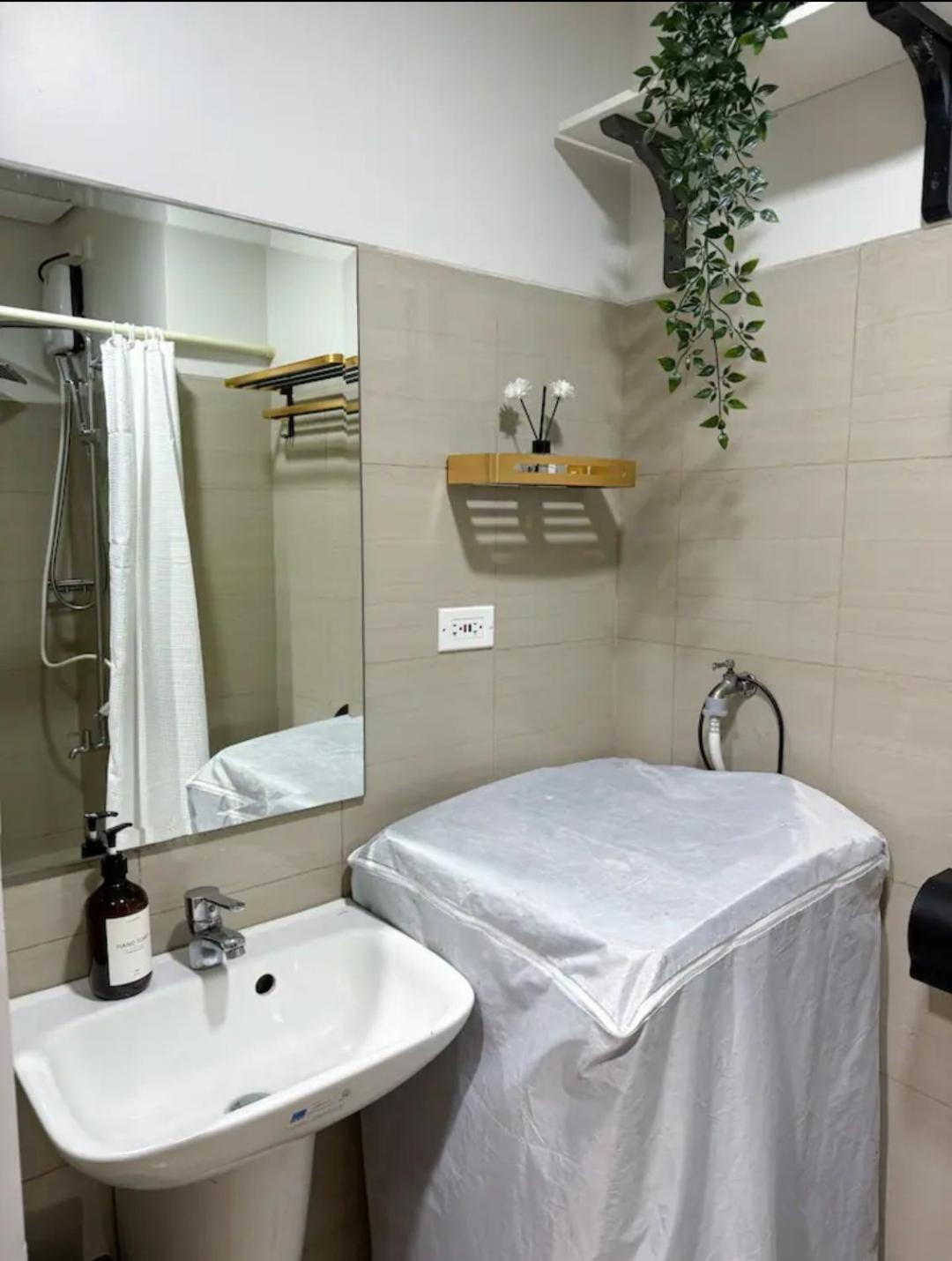 Shore Residences Mall Of Asia Pool View 200Mbps Free Wi-Fi Pasay Bilik gambar