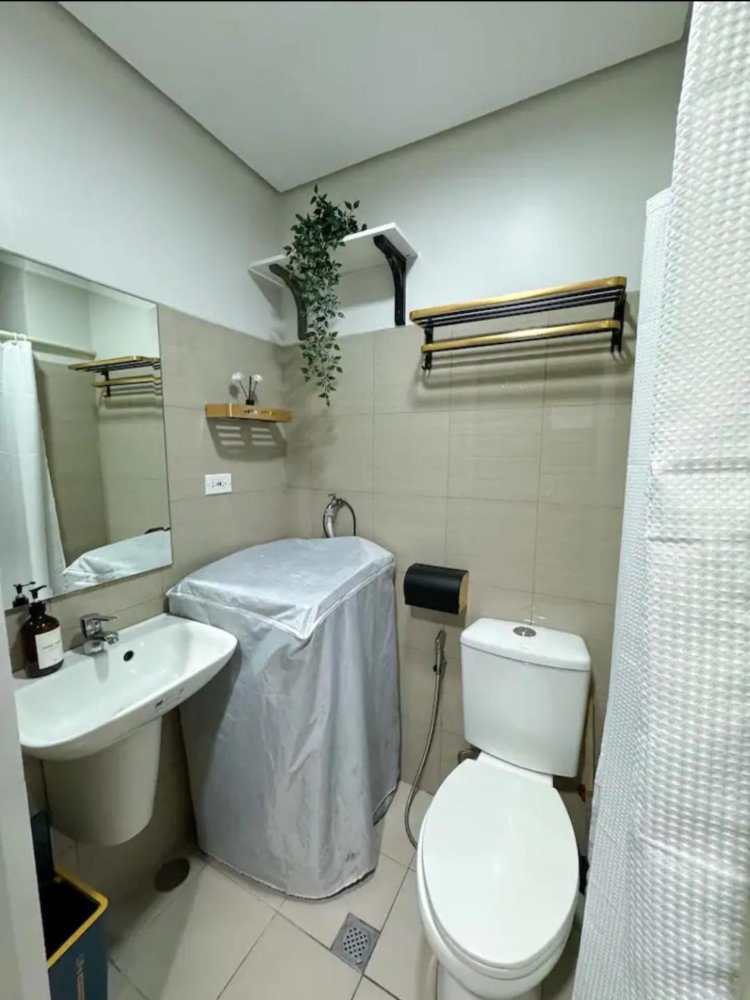 Shore Residences Mall Of Asia Pool View 200Mbps Free Wi-Fi Pasay Bilik gambar
